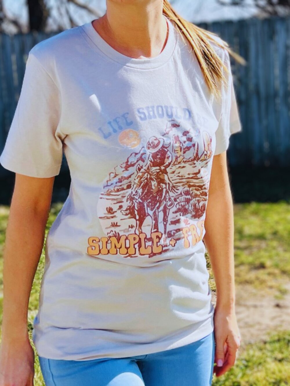 Simple + Free Tee - Picture 4 of 5